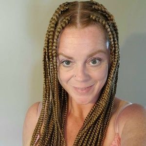 Meet your Posher, Simone